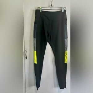 Love & Sports Leggings with side pockets ~ Size M